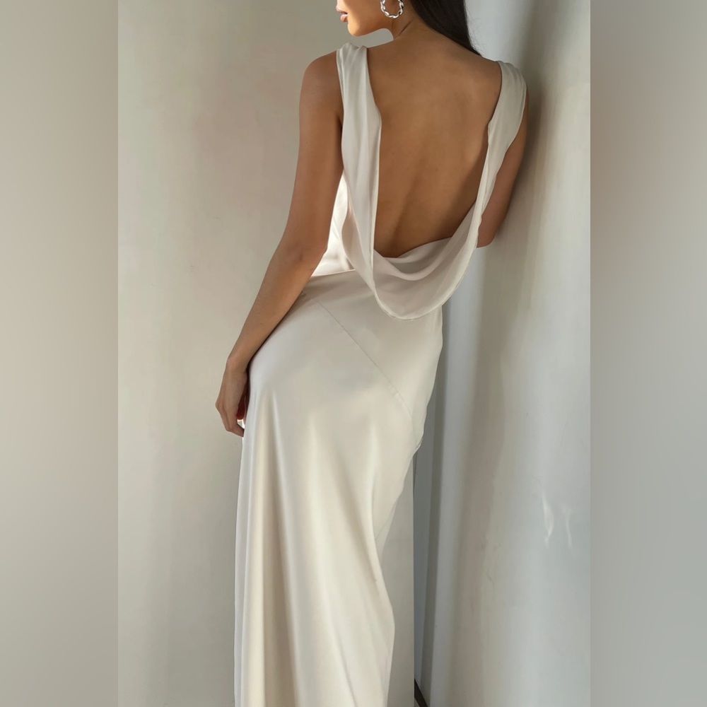 Meshki Nadia Cowl Back Gown NWT Silver Size Small